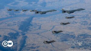 Estados Unidos y Corea del Sur realizan maniobras aéreas tras lanzamiento de misil de Corea del Norte | El Mundo | DW