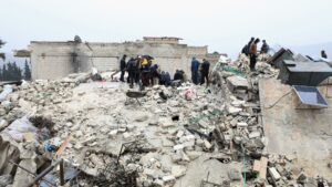 Estiman que hasta 90.000 personas podrían haber muerto en terremoto de Turquía y Siria