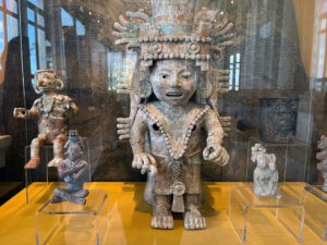 Exhiben nuevos hallazgos de vestigios de deidades mayas en México