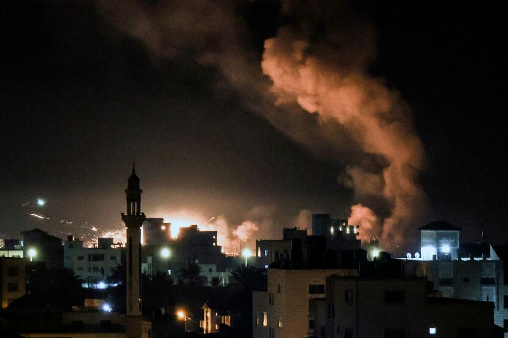 Israel bombardea un complejo subterrneo de Hams en Gaza