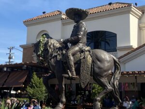 Los Ángeles erige una estatua de 3.7 metros en honor a Vicente Fernández