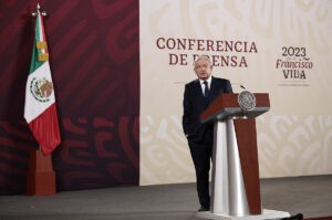 Lpez Obrador aprueba una reforma electoral que la oposicin tacha de "atentado contra la democracia"