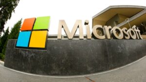 Microsoft reporta cortes en Outlook y otros servicios