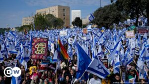 Miles de israelíes protestan contra reforma judicial | El Mundo | DW