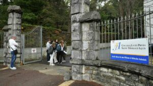 Muere una profesora apuñalada por una alumna en el País Vasco francés
