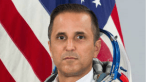 NASA nombra primer jefe de astronautas de ascendencia hispana