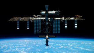 Nave espacial rusa pierde presión; la estación está a salvo