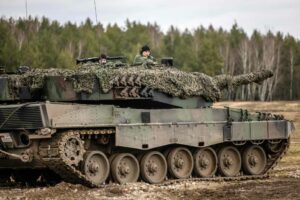 Polonia entrega los primeros Leopard a Ucrania y Alemania aade cuatro ms a su envo