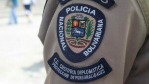 Privan de libertad a dos PNB y una mujer por asesinato en Antímano
