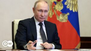 Putin afirma que la OTAN participa en la invasión de Ucrania al suministrar armas | El Mundo | DW
