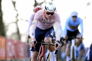 Repquer de oro de Van der Poel en el Mundial de ciclocross
