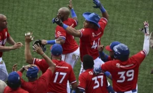 República Dominicana pasa a las semifinales de la Serie del Caribe y elimina a Curazao – SuNoticiero