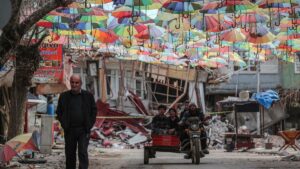 Un millón de turcos viven en refugios temporales tras el terremoto