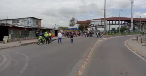 Un nuevo grupo de indígenas llegó a Bogotá y causó un monumental trancón en la calle 80