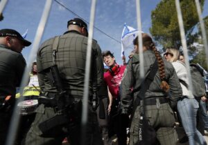 Un policía israelí acuchillado por un niño de 13 años en Jerusalén