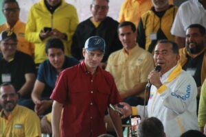 Capriles inicia su campaña en las primarias opositoras