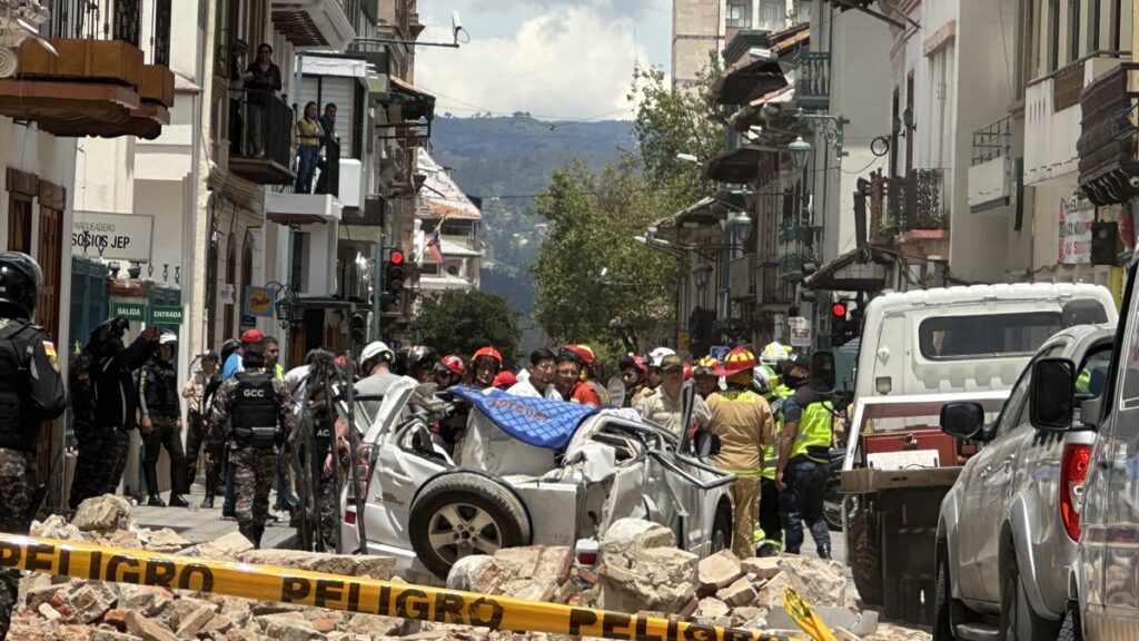 Catorce fallecidos en Ecuador y uno en Perú por un sismo de 6,5 en Ecuador