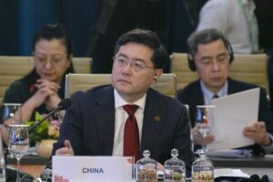 China asegura que su relación con Rusia no es una amenaza para ningún país