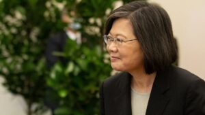 China promete represalias por el viaje de la presidenta taiwanesa a Estados Unidos