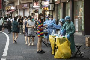 China reabre la puerta al turismo tres años después del inicio de la pandemia