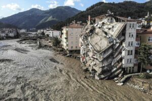 Cinco muertos por inundaciones en Turquía en zonas afectadas por los terremotos