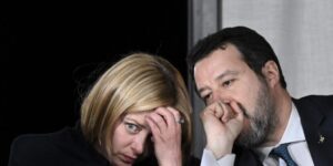 Críticas a Meloni por su vídeo en un karaoke con Salvini tras el naufragio de Calabria