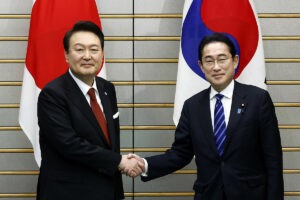 Cumbre histrica entre Japn y Corea del Sur para cerrar las heridas de la guerra: "Abrimos un nuevo captulo"