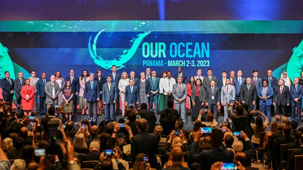 EEUU y la Unión Europea prometen fondos para proteger los océanos