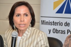 Ecuador expulsa a embajador de Argentina tras fuga de exministra de Rafael Correa a Venezuela