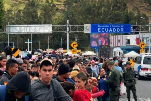 Ecuador reactiva regularización para venezolanos que esperan visa