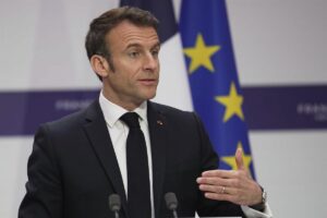 El Gobierno de Francia fuerza la aprobación de la reforma de las pensiones en la Asamblea Nacional