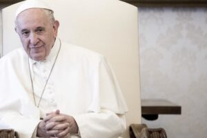 El Papa no sufre neumonía y ha pasado bien la noche en el hospital