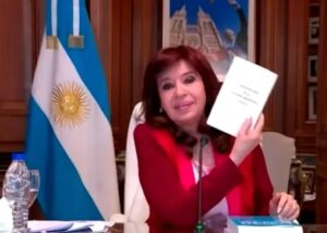 El Tribunal que condenó a Cristina Kirchner por corrupción dice que el caso es "inédito en el país"