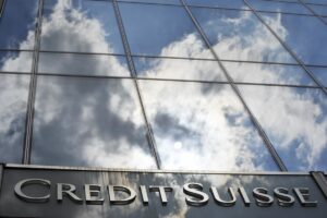 El banco central y la autoridad financiera suizas darán liquidez a Credit Suisse "si es necesario"