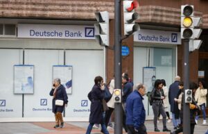 El desplome en la bolsa del Deutsche Bank causa fuertes pérdidas a todo el sector