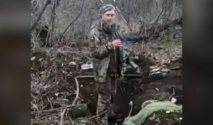 El ejrcito ucraniano identifica a un soldado supuestamente tiroteado por los rusos al gritar "Gloria a Ucrania"!