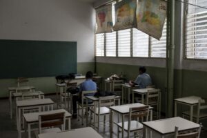 Escuelas venezolanas registran hasta un 50% de inasistencias – SuNoticiero
