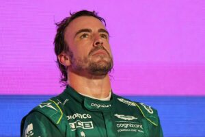 F1: Una sancin arrebata a Alonso el podio en Jeddah mientras lo celebraba