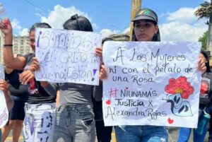 Familiares exigen justicia por el femicidio de Alexandra Rojas en La Vega