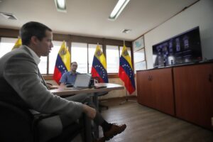 Guaidó se une a campaña para exigir participación de migrantes en primaria opositora