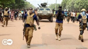 HRW condena suspensión de France 24 en Burkina Faso por entrevistar a líder yihadista | El Mundo | DW