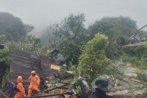 Indonesia busca a 42 desaparecidos tras una avalancha, con al menos 10 muertos