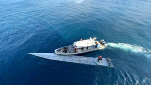 Interceptan submarino con 2,6 toneladas de cocaína y dos muertos