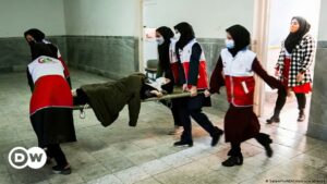 Irán detiene a más de 100 personas por envenenamiento de niñas | El Mundo | DW