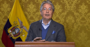 La oposición de Guillermo Lasso quiere declararlo “mentalmente incompetente” para sacarlo del poder en Ecuador