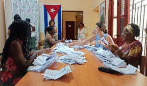 La revolucin cubana se autoadjudica una votacin de ms del 70% pese al fantasma de la abstencin