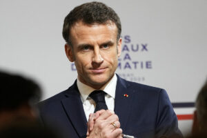Macron insiste en que la reforma de las pensiones entrar en vigor antes de fin de ao: "No es un lujo, es una necesidad"