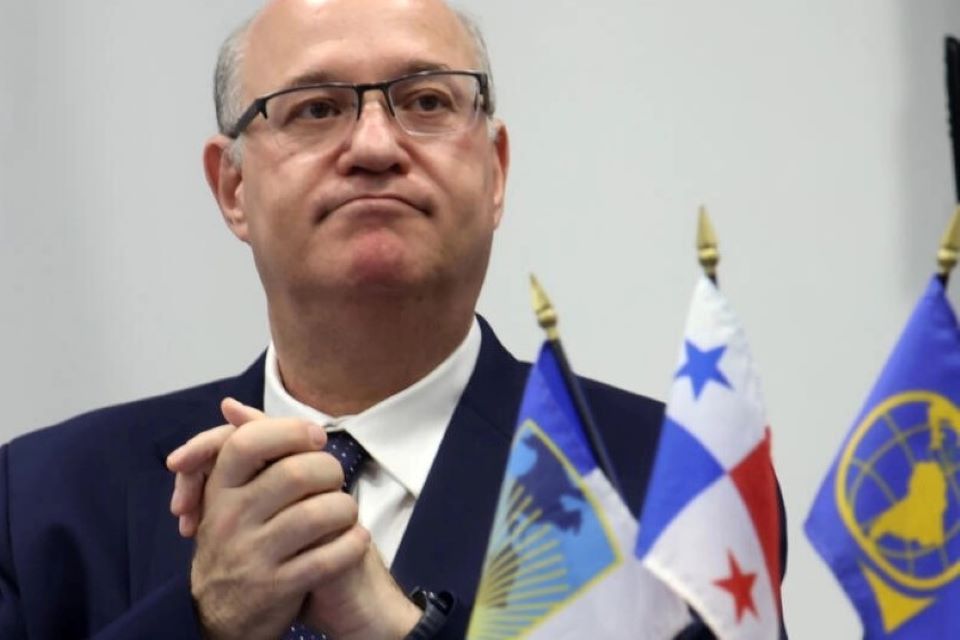 Ministros de Finanzas sesionan en cónclave del BID en Panamá