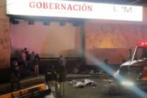 Mueren al menos 37 personas en el incendio de un centro de inmigrantes en la frontera de Mxico