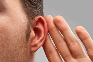OMS advierte que una de cada 15 personas en el mundo sufre pérdida de audición
